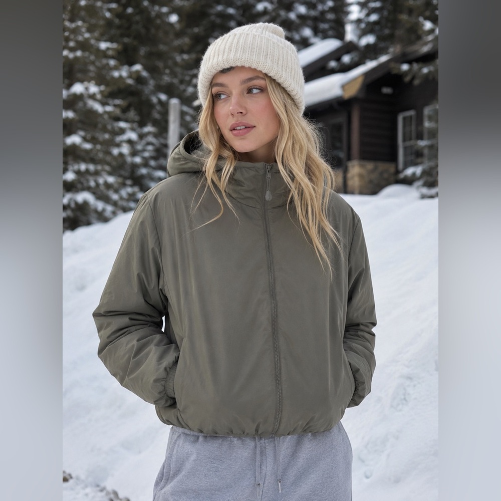 Aritzia TnAction The Pillow Puff Packable Jacket